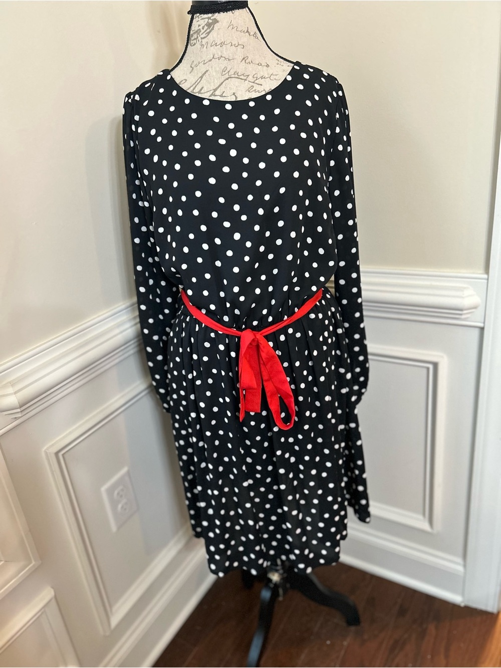 Classic Black & White‎ Polka Dot Long-Sleeve Dress